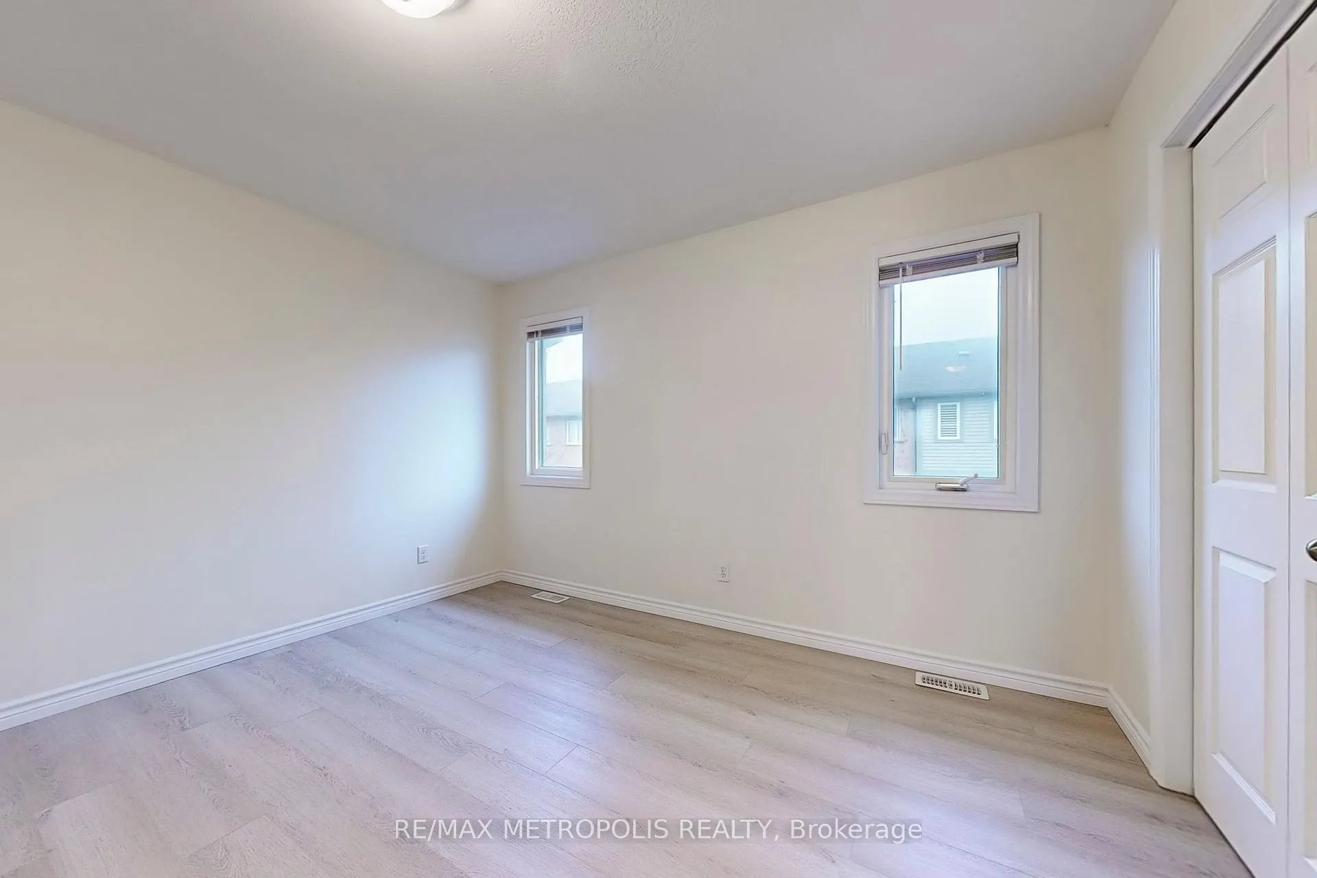 Photo 18 of Unit 22, 10 Foxglove Crescent, Kitchener — HOMEH