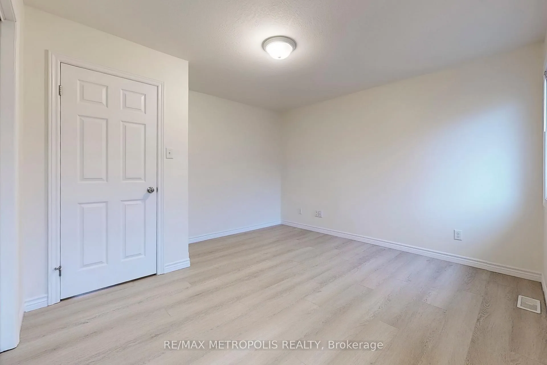 Photo 22 of Unit 22, 10 Foxglove Crescent, Kitchener — HOMEH