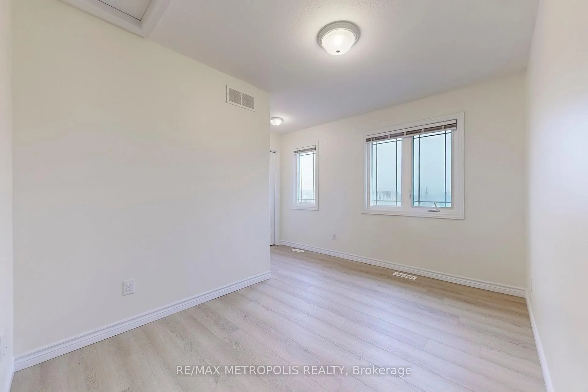 Photo 24 of Unit 22, 10 Foxglove Crescent, Kitchener — HOMEH