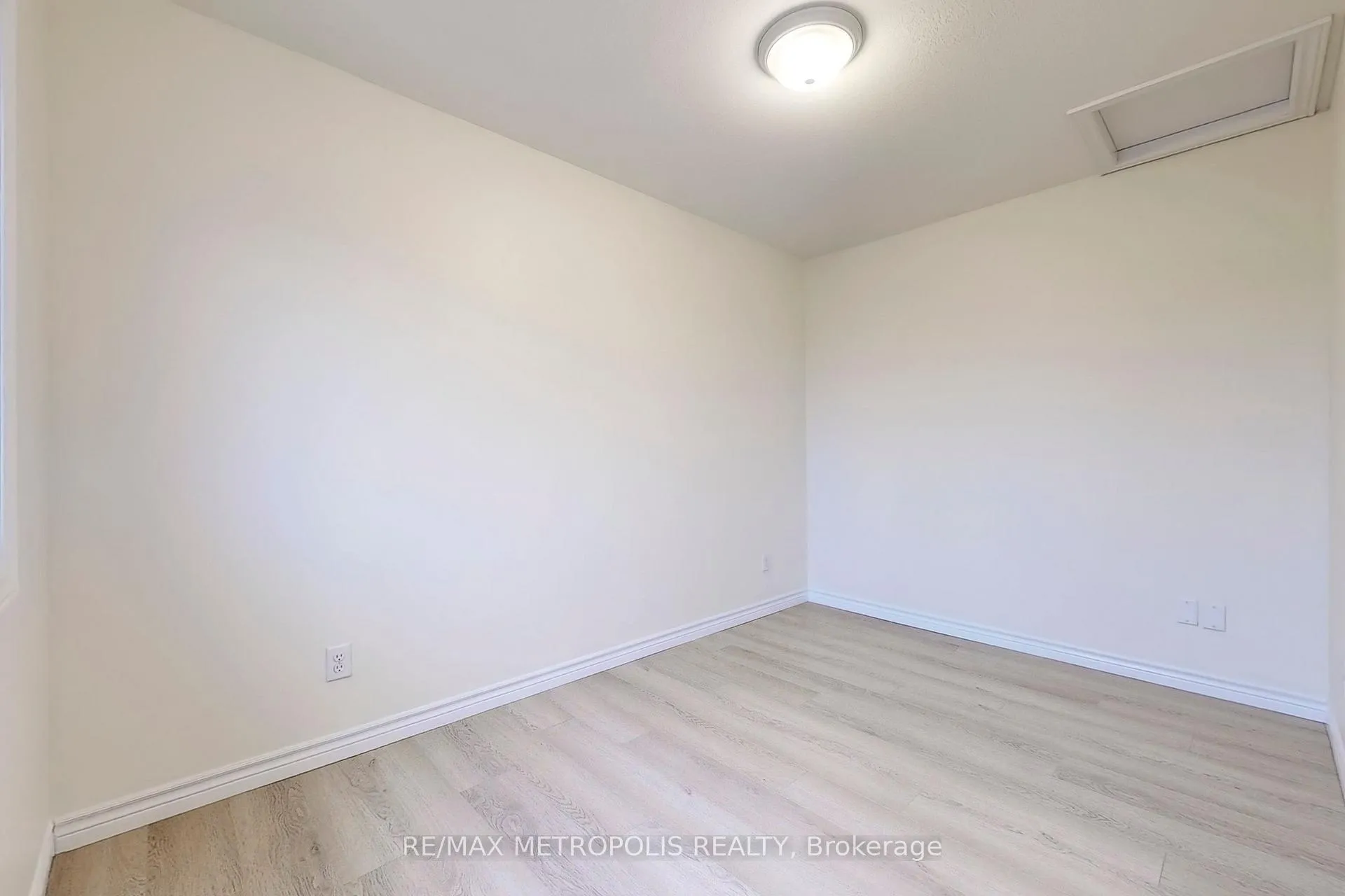 Photo 27 of Unit 22, 10 Foxglove Crescent, Kitchener — HOMEH