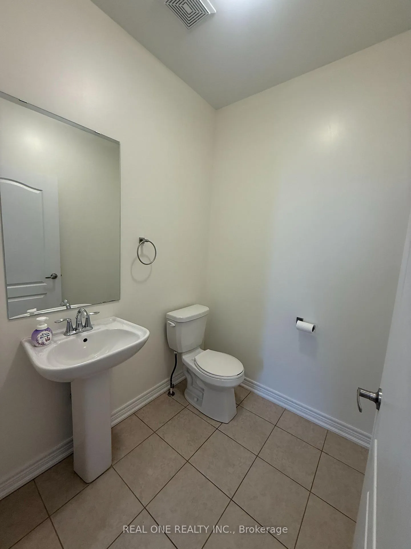 Photo 13 of 39 Mowder Drive, Aurora, Rural Aurora — HOMEH