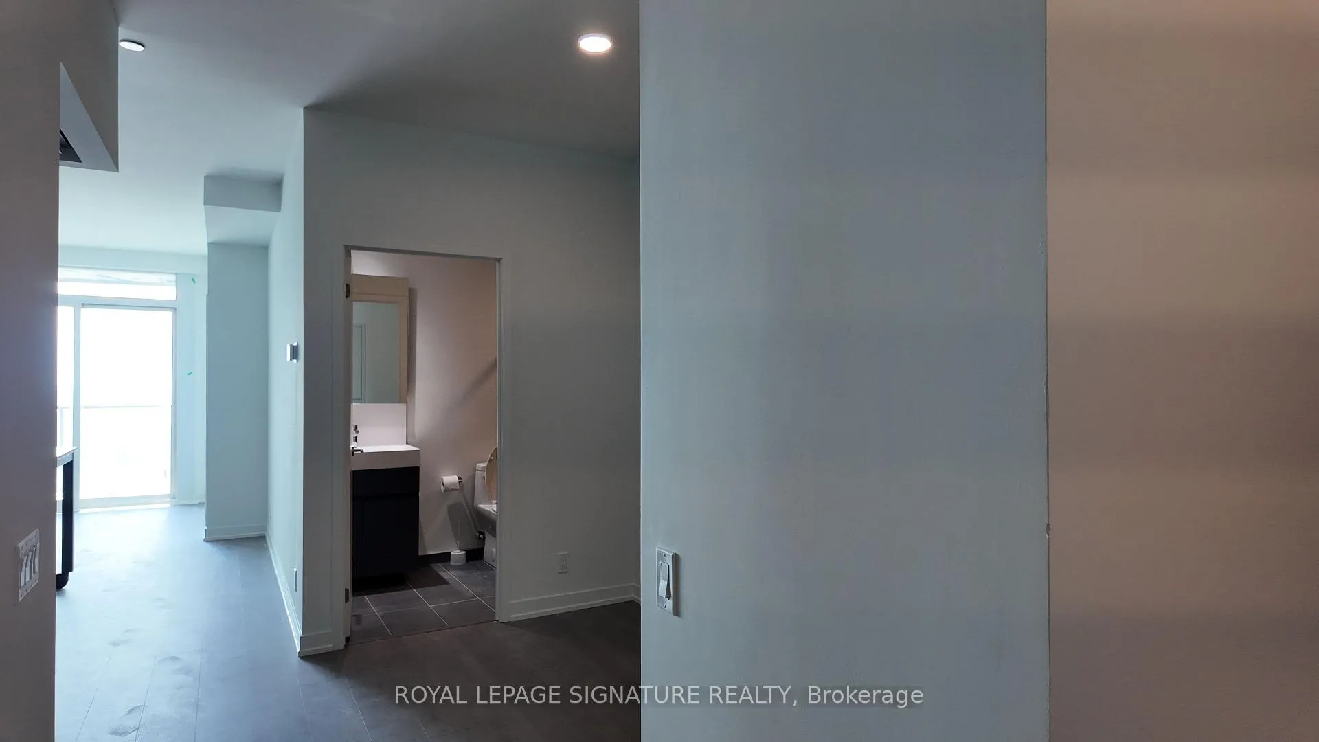 Photo 5 of Unit 2201, 39 Mary Street, Barrie, City Centre — HOMEH