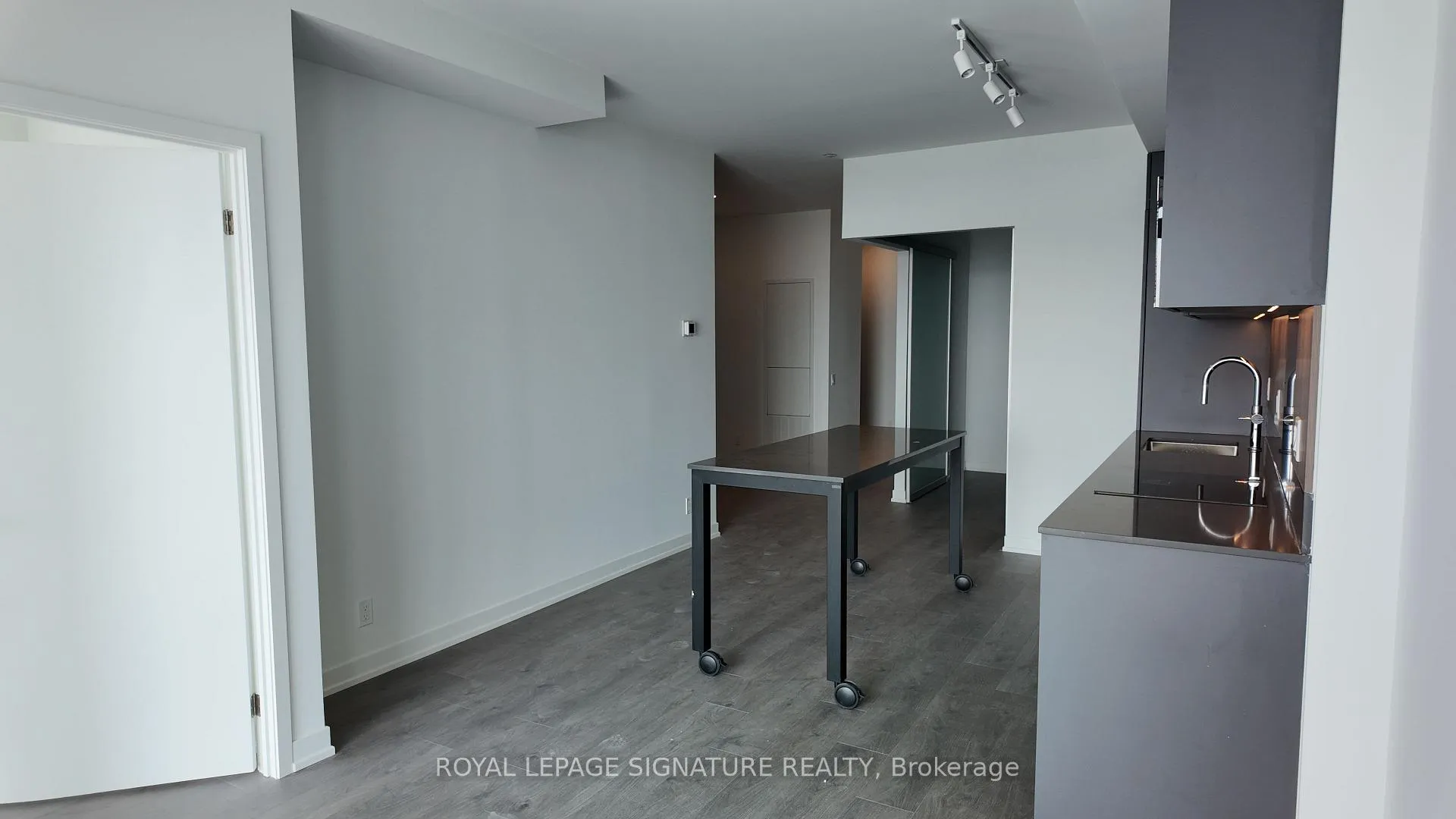 Photo 18 of Unit 2201, 39 Mary Street, Barrie, City Centre — HOMEH