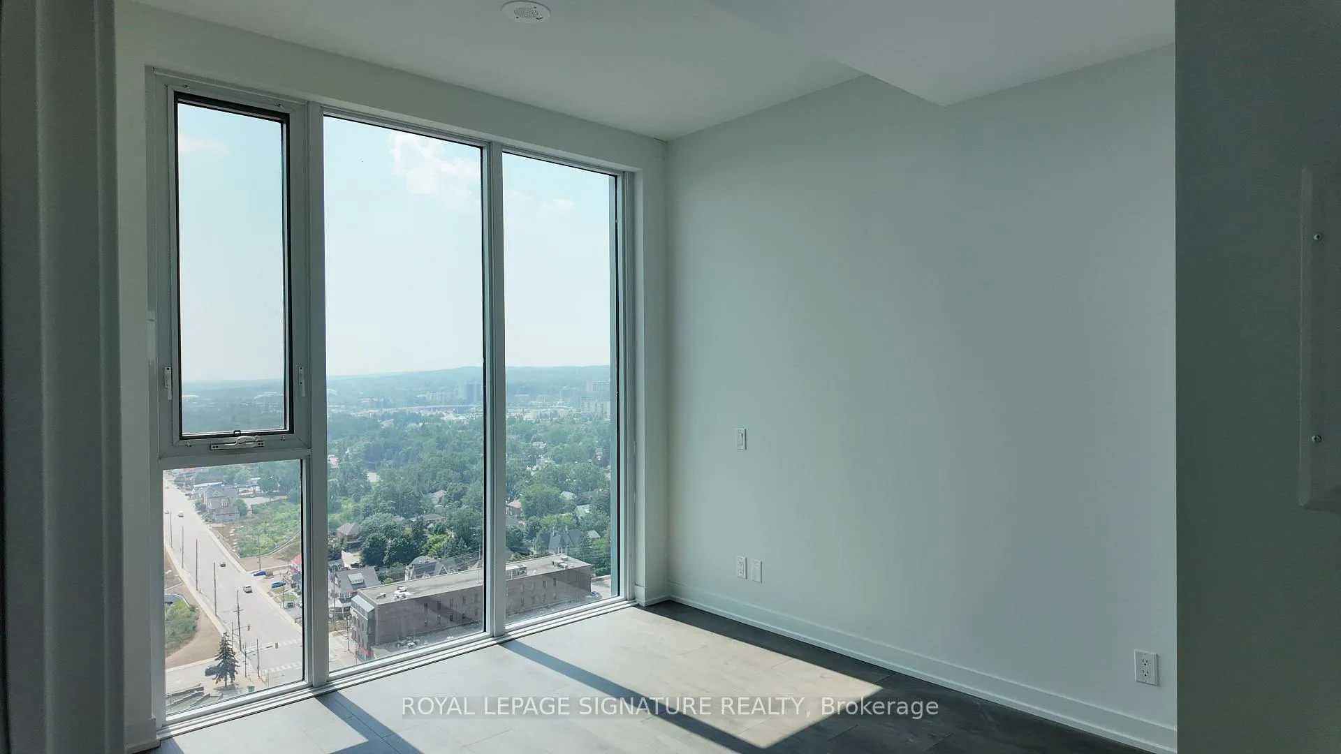 Photo 19 of Unit 2201, 39 Mary Street, Barrie, City Centre — HOMEH