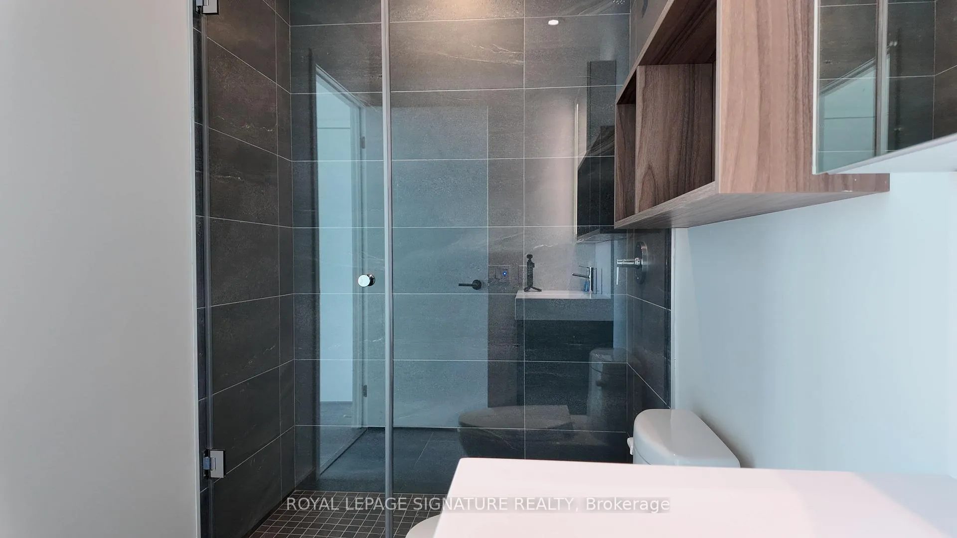 Photo 23 of Unit 2201, 39 Mary Street, Barrie, City Centre — HOMEH