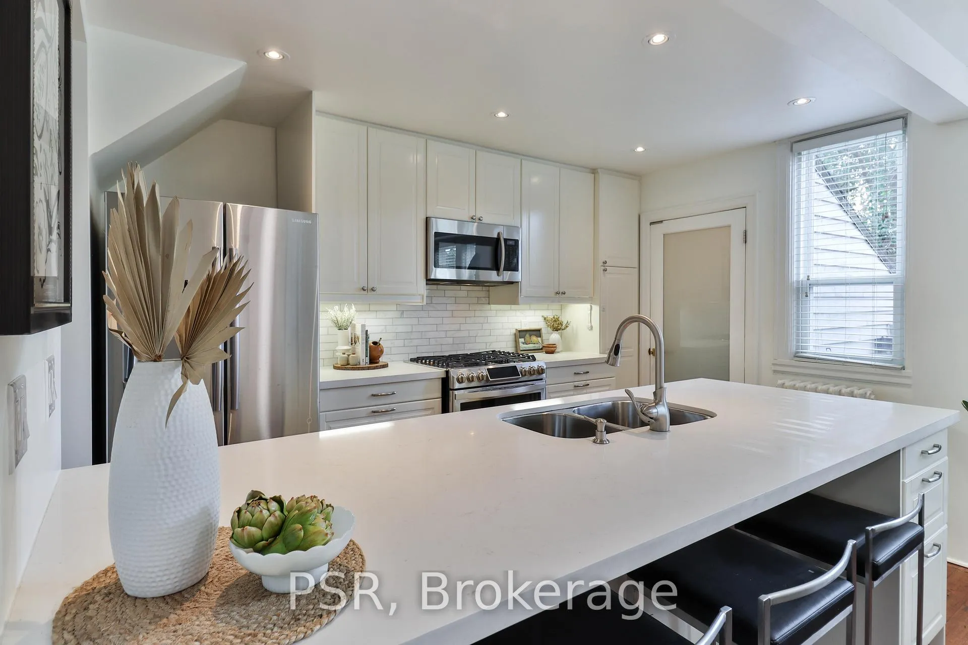 Photo 16 of 1334 Pape Avenue, Toronto, Broadview North — HOMEH
