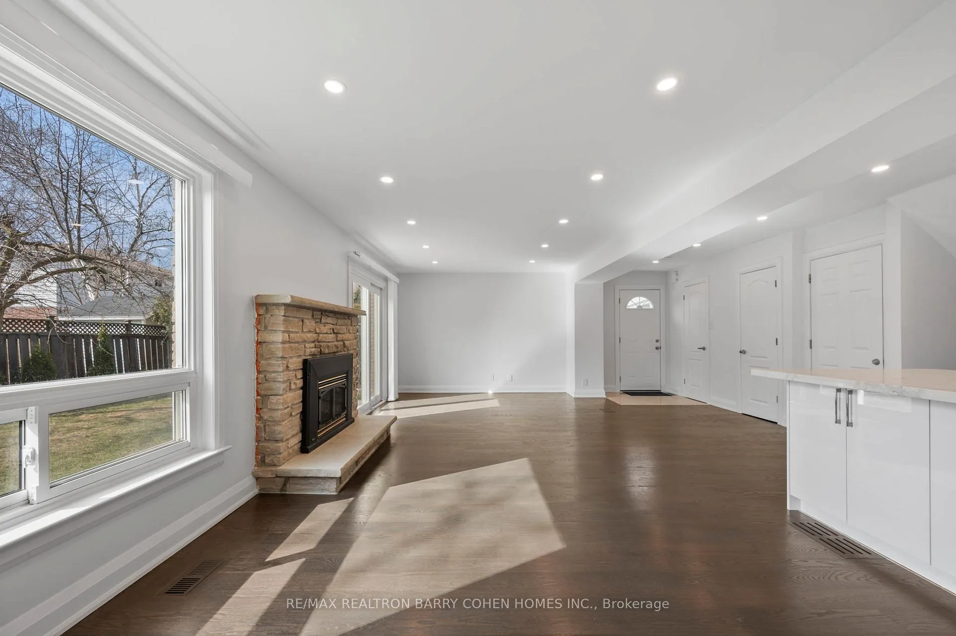 Photo 9 of Unit Basement & Back Main Lvl., 194 Romfield Circuit, Markham, Royal Orchard — HOMEH