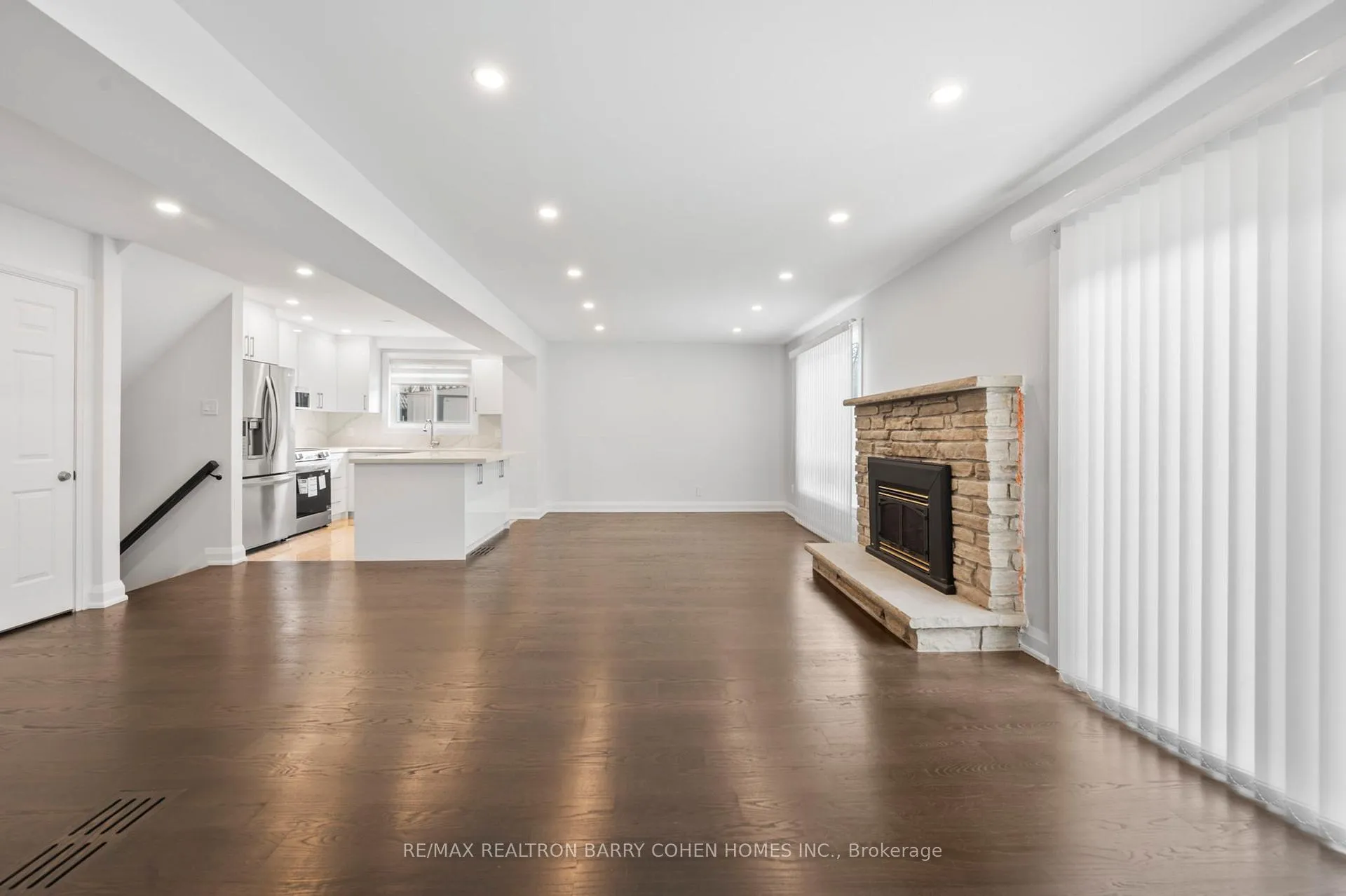 Photo 11 of Unit Basement & Back Main Lvl., 194 Romfield Circuit, Markham, Royal Orchard — HOMEH