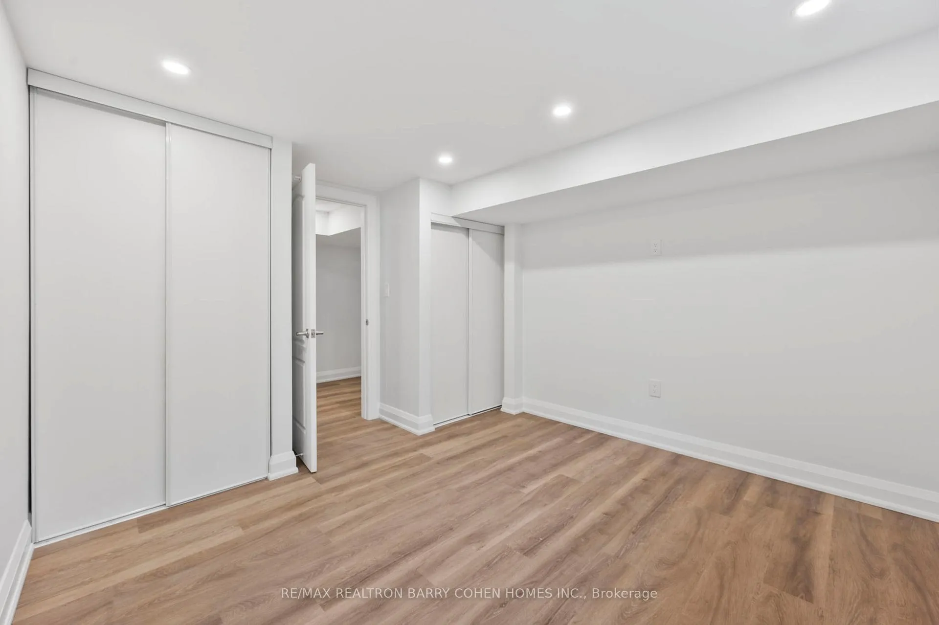 Photo 19 of Unit Basement & Back Main Lvl., 194 Romfield Circuit, Markham, Royal Orchard — HOMEH