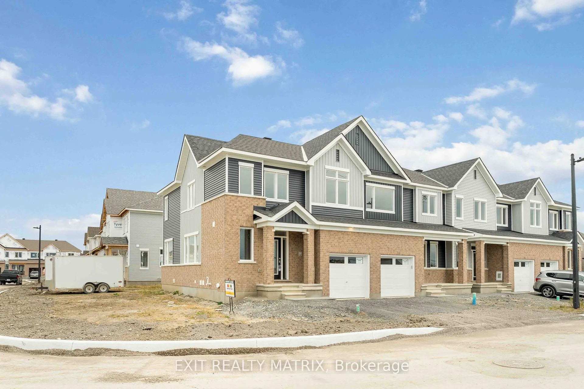 Photo 2 of 200 Ryan Reynolds Way, Ottawa, Mer Bleue/Bradley Estates/Anderson Park — HOMEH
