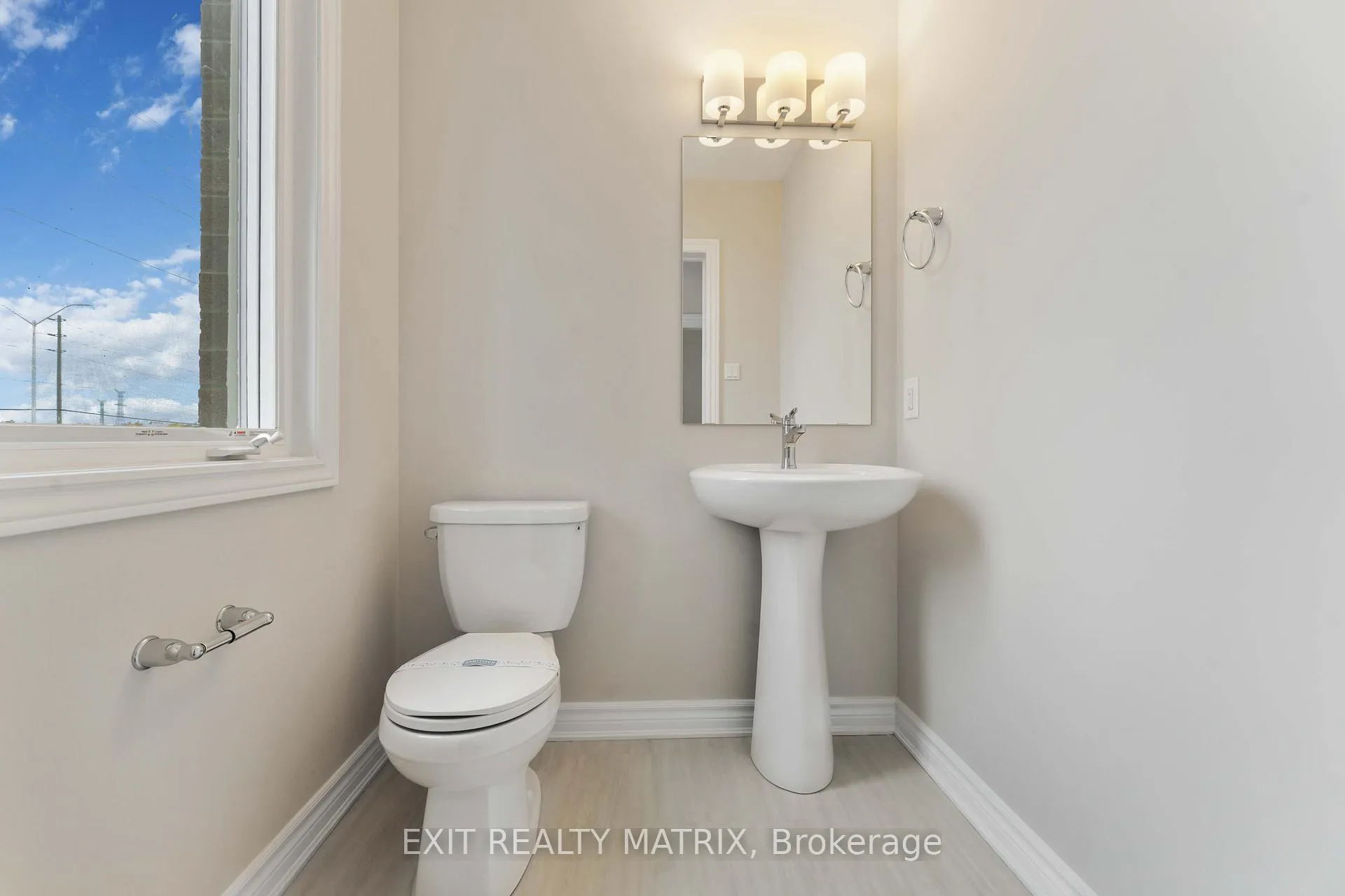 Photo 8 of 200 Ryan Reynolds Way, Ottawa, Mer Bleue/Bradley Estates/Anderson Park — HOMEH