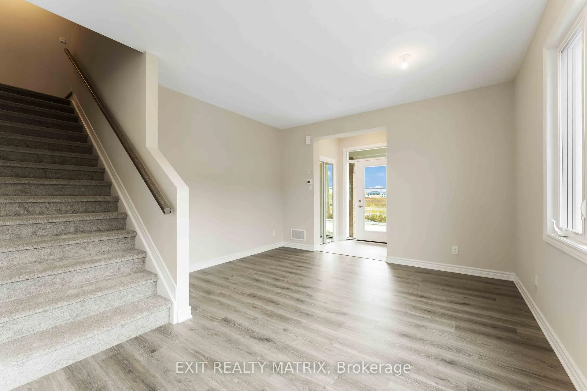 Photo 9 of 200 Ryan Reynolds Way, Ottawa, Mer Bleue/Bradley Estates/Anderson Park — HOMEH