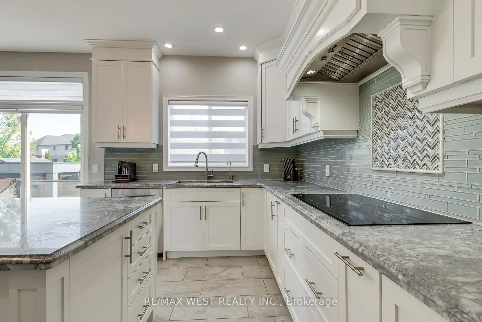 Photo 12 of 55 Kaufman Drive, Hamilton, Binbrook — HOMEH
