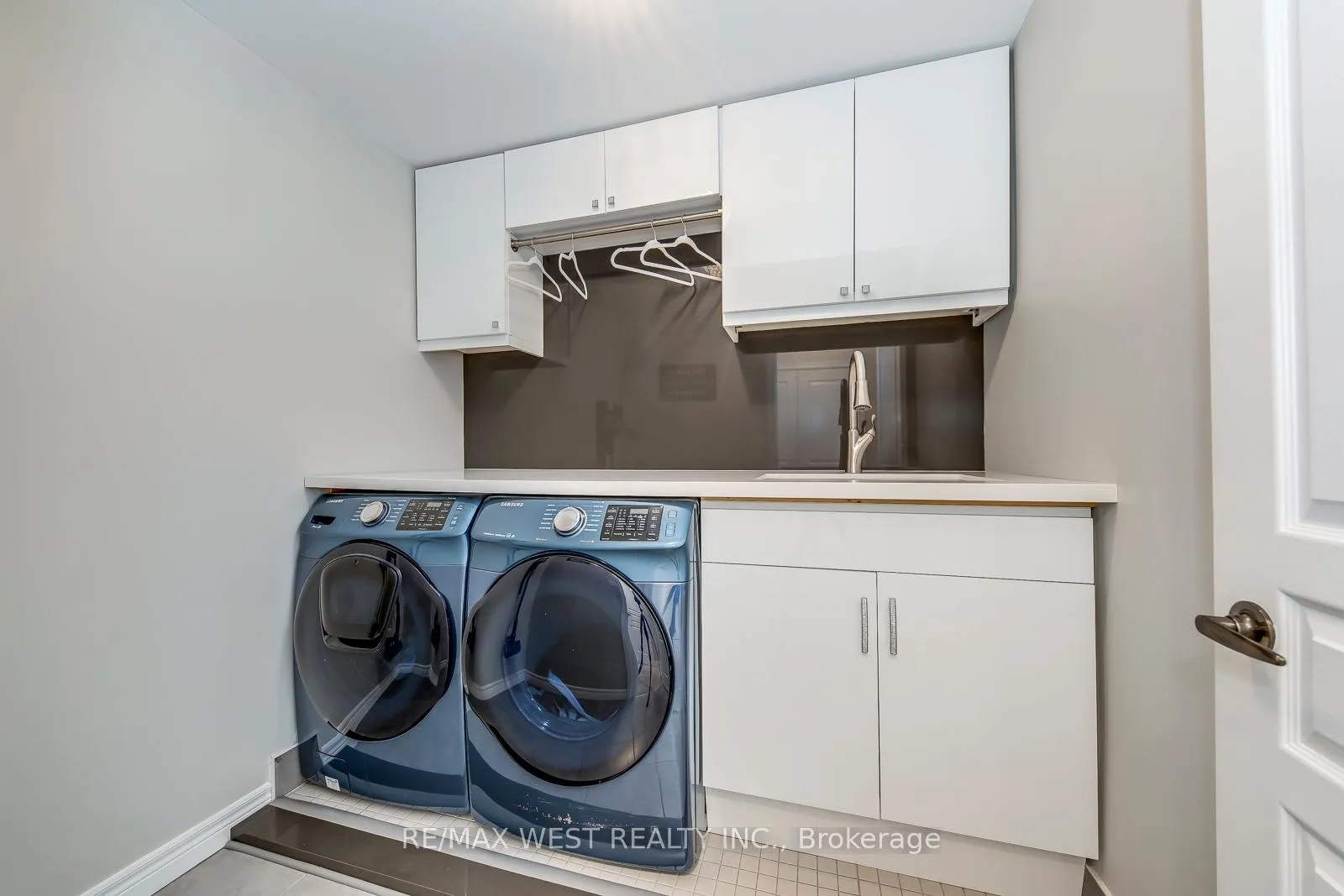 Photo 33 of 55 Kaufman Drive, Hamilton, Binbrook — HOMEH