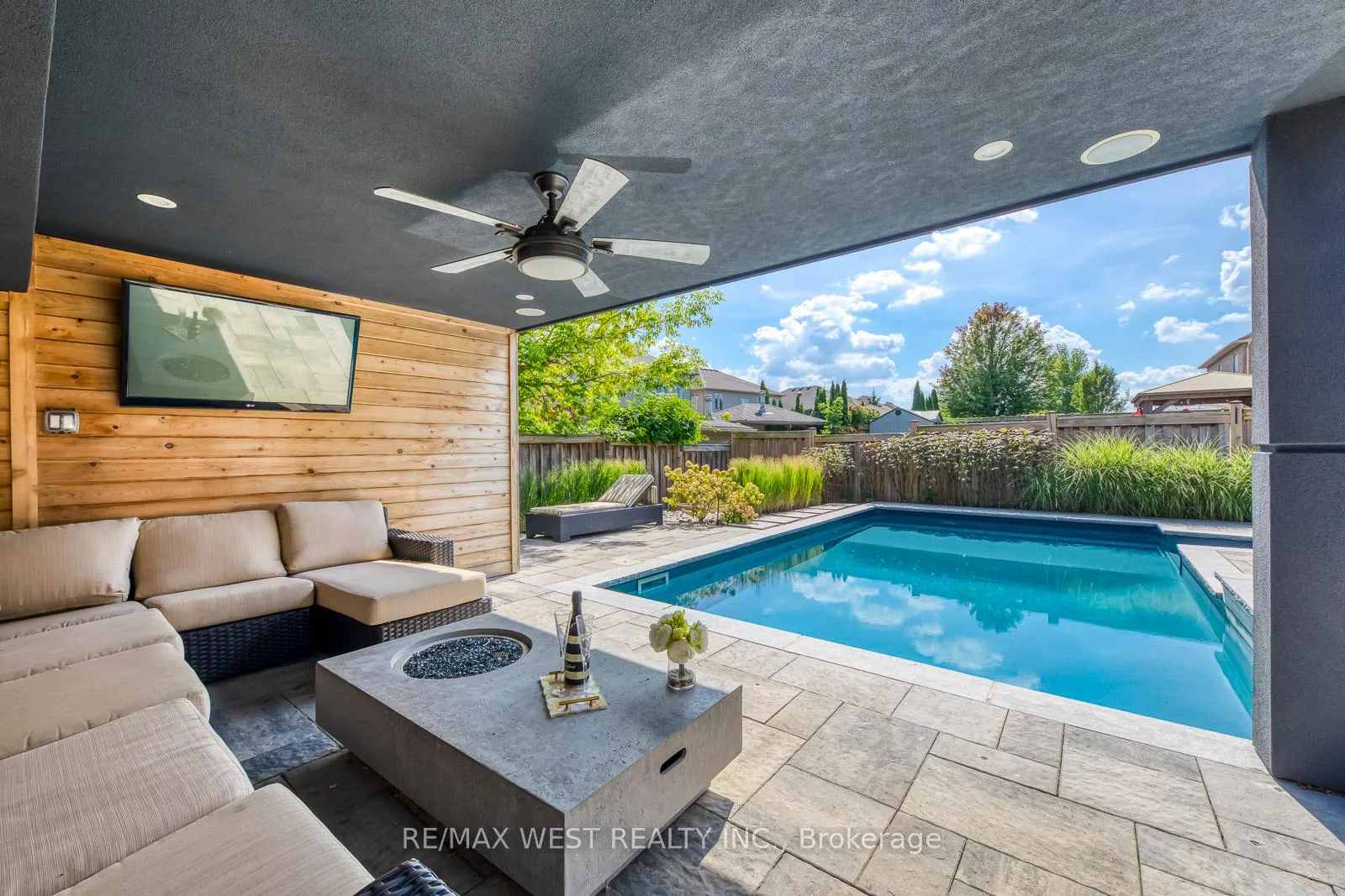 Photo 42 of 55 Kaufman Drive, Hamilton, Binbrook — HOMEH