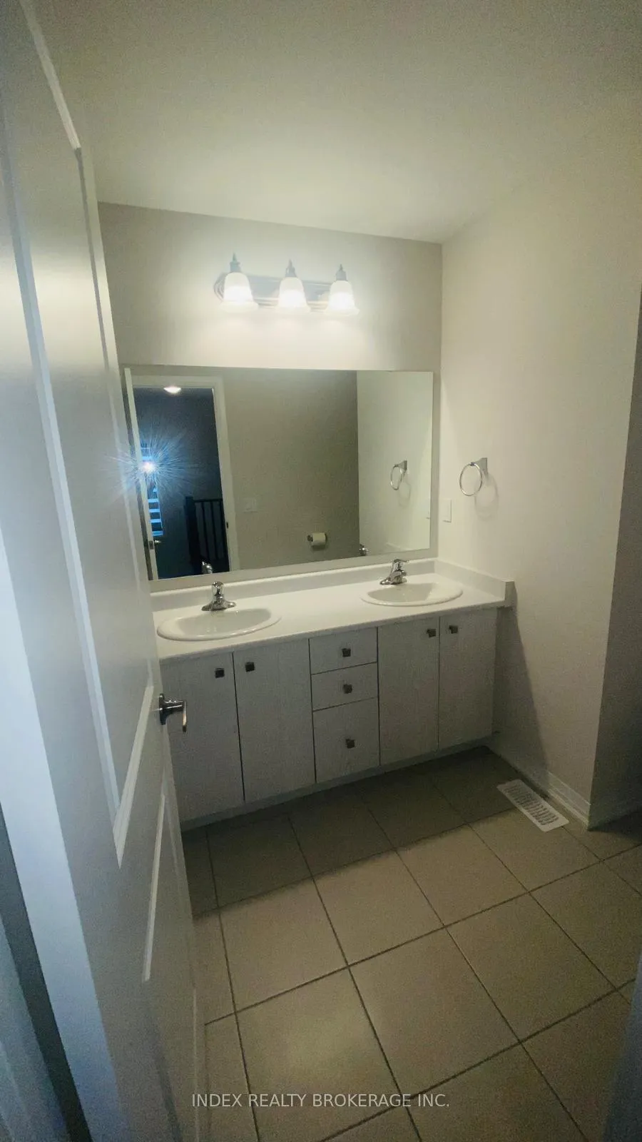 Photo 4 of 249 Rosebury Way, Hamilton, Mount Hope — HOMEH