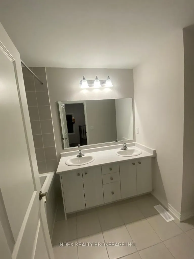 Photo 5 of 249 Rosebury Way, Hamilton, Mount Hope — HOMEH