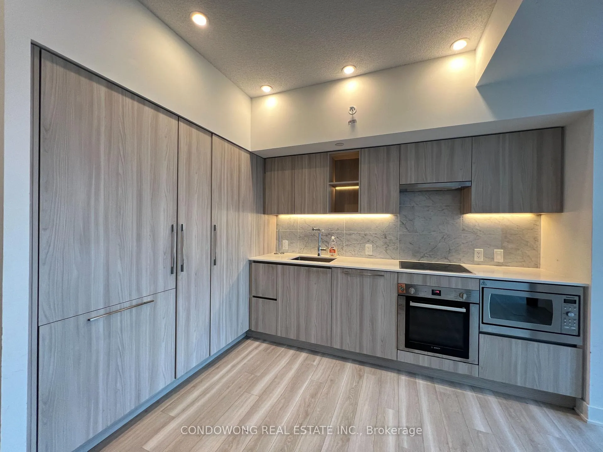 Photo 5 of Unit 3811, 19 Bathurst Street, Toronto, Waterfront Communities — HOMEH