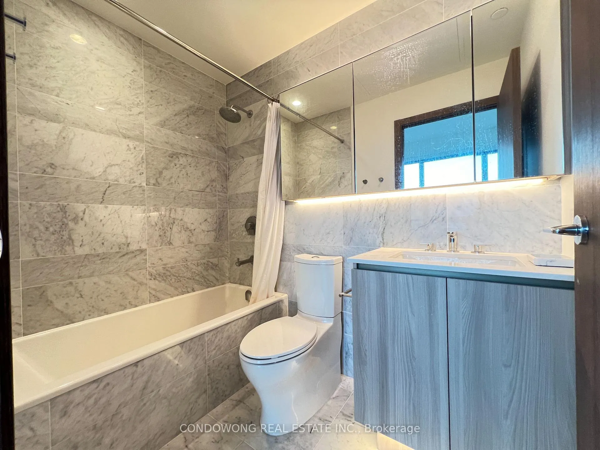 Photo 18 of Unit 3811, 19 Bathurst Street, Toronto, Waterfront Communities — HOMEH