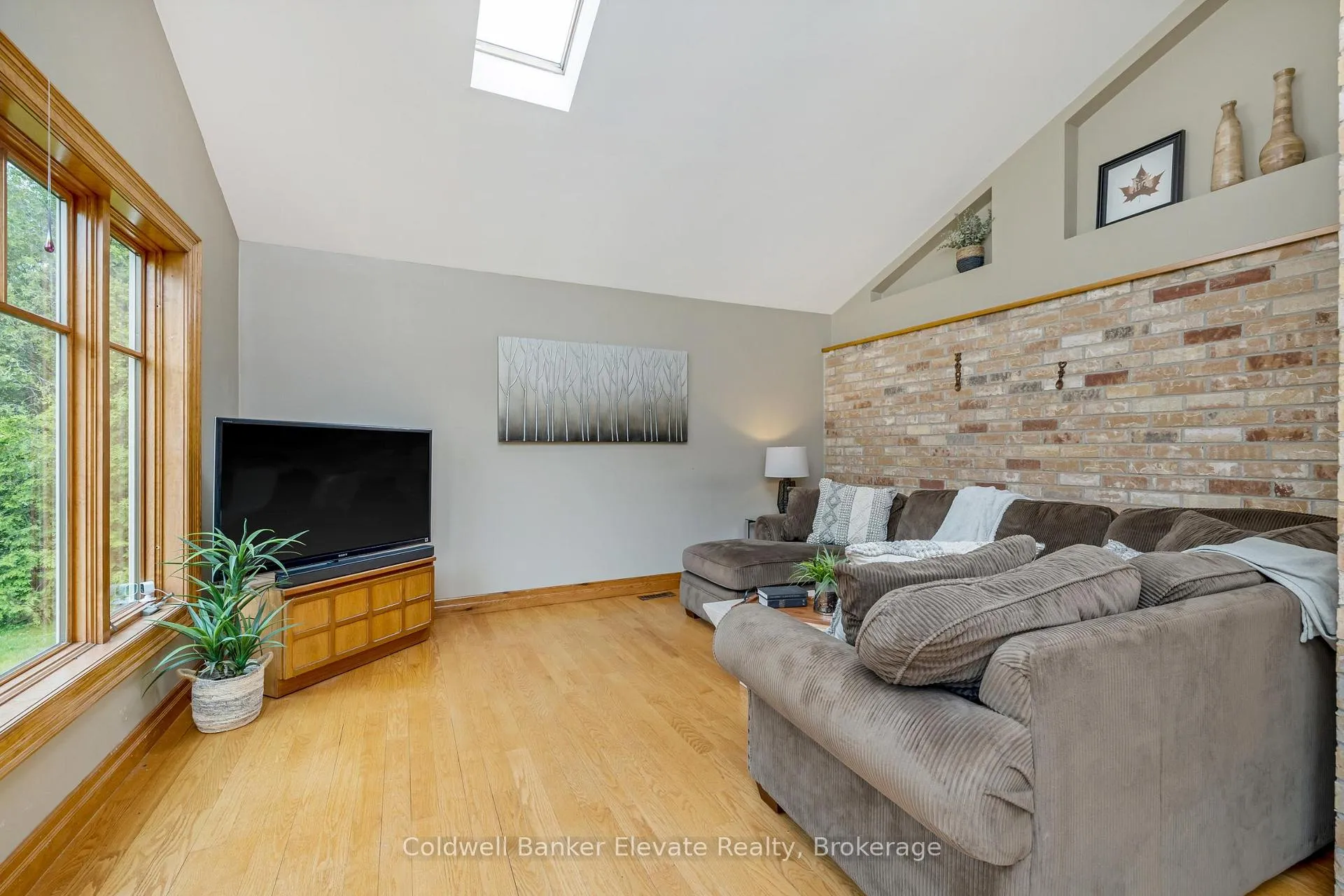 Photo 17 of 4 Southwinds Drive, Halton Hills, Rural Halton Hills — HOMEH