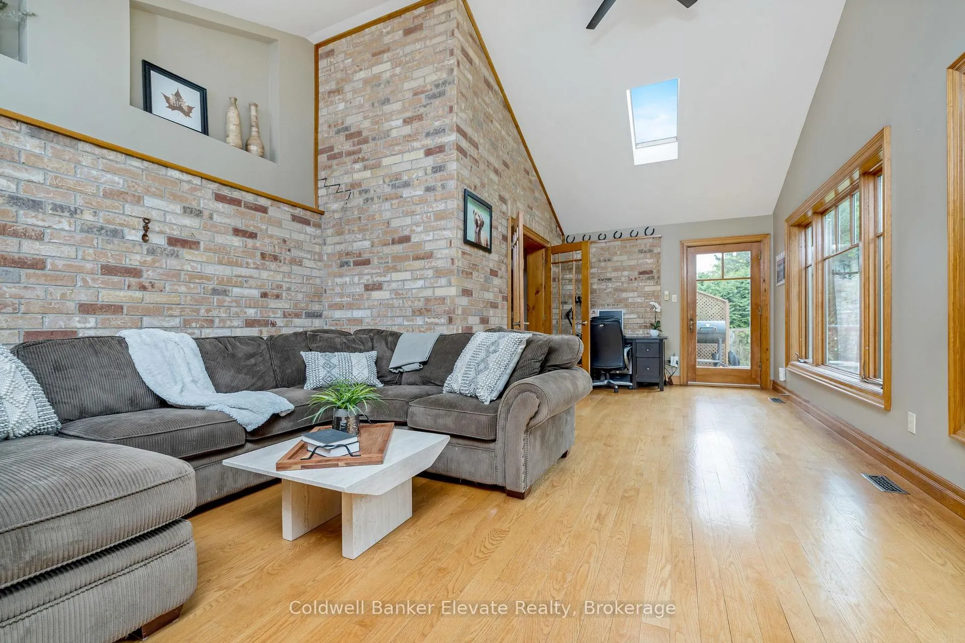 Photo 18 of 4 Southwinds Drive, Halton Hills, Rural Halton Hills — HOMEH