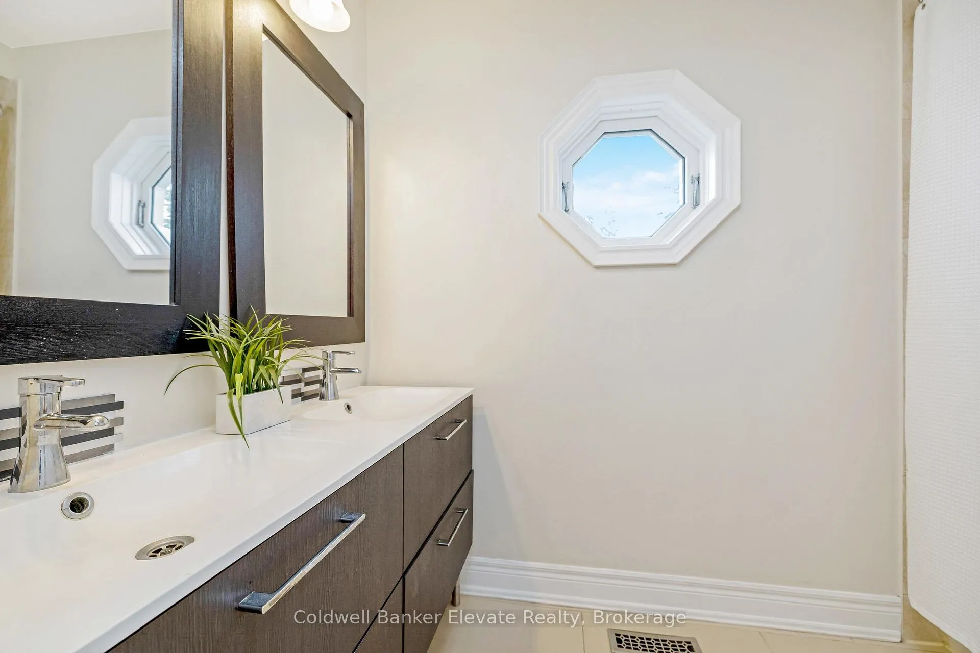 Photo 27 of 4 Southwinds Drive, Halton Hills, Rural Halton Hills — HOMEH
