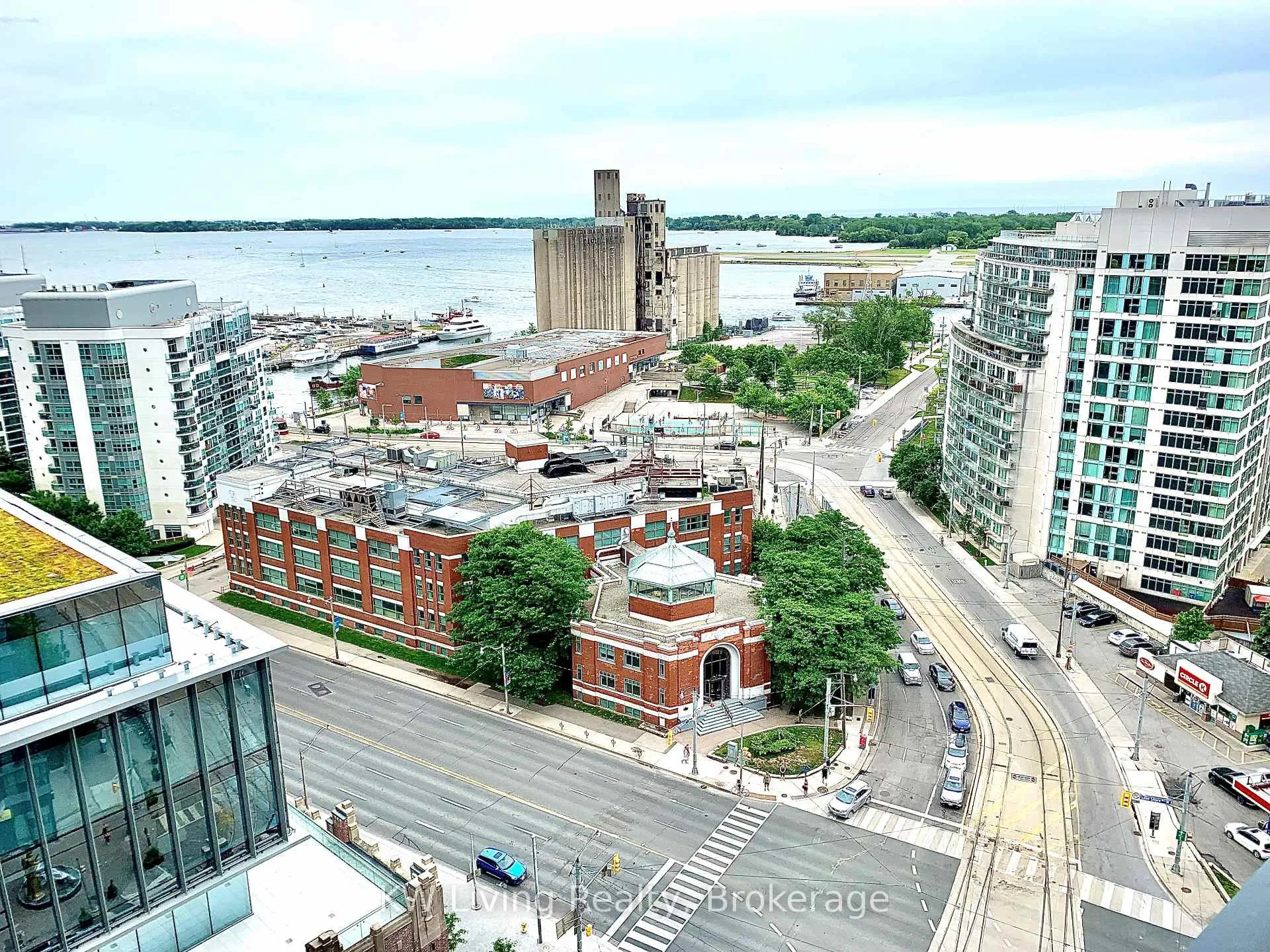 Photo 3 of Unit 1803, 600 Fleet Street, Toronto, Niagara — HOMEH