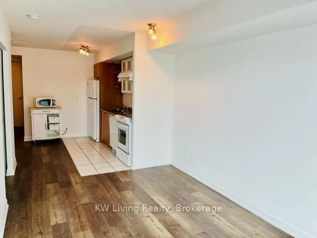 Photo 7 of Unit 1803, 600 Fleet Street, Toronto, Niagara — HOMEH