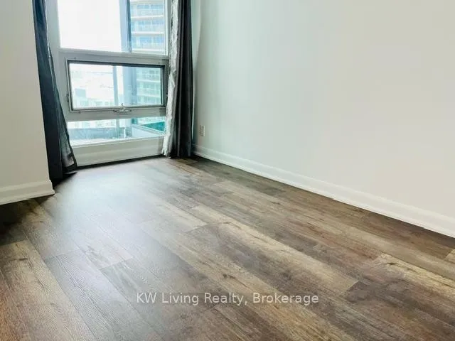 Photo 9 of Unit 1803, 600 Fleet Street, Toronto, Niagara — HOMEH