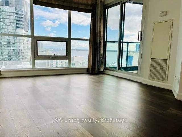 Photo 10 of Unit 1803, 600 Fleet Street, Toronto, Niagara — HOMEH