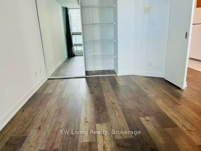 Photo 12 of Unit 1803, 600 Fleet Street, Toronto, Niagara — HOMEH