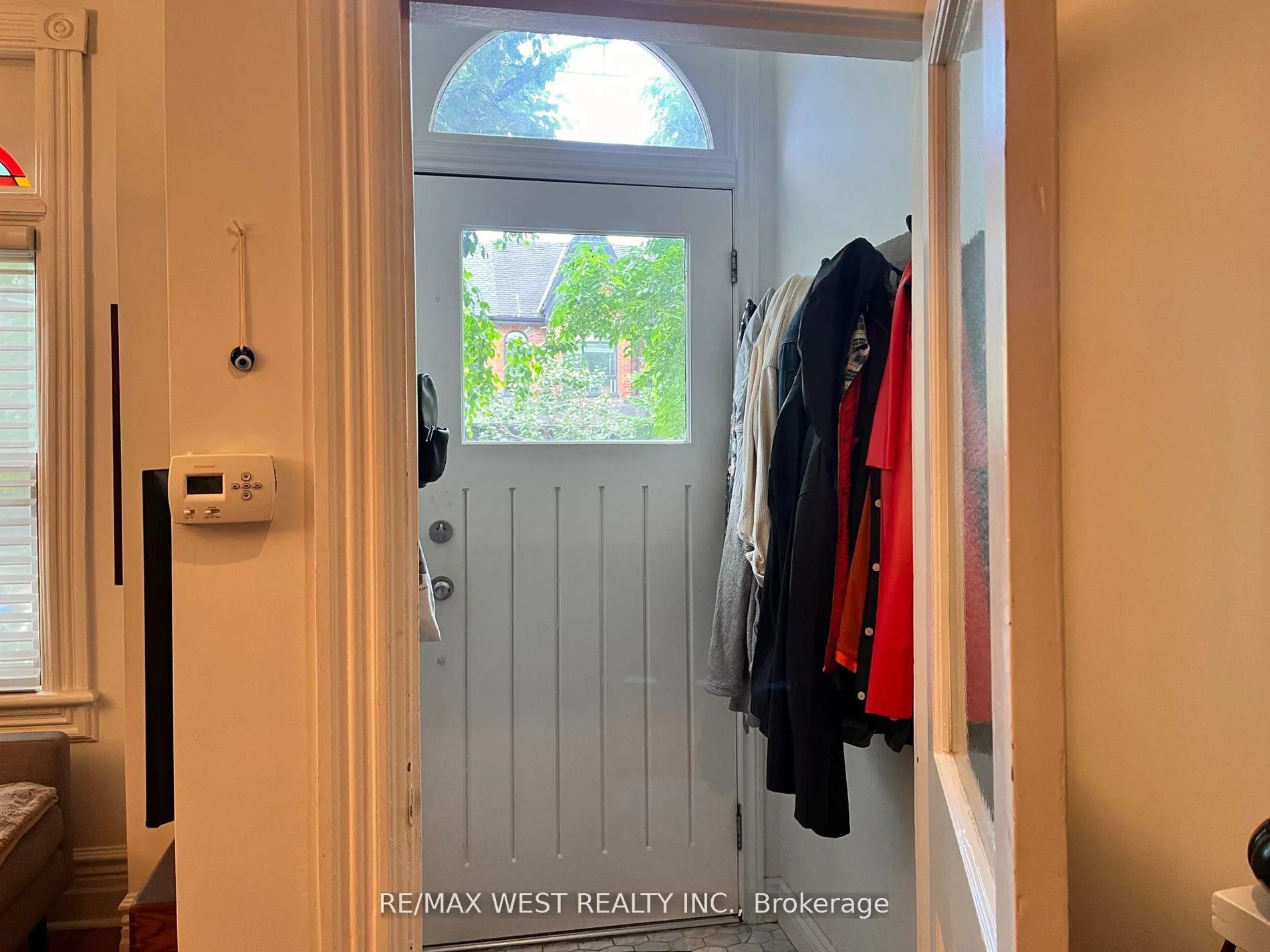 Photo 3 of 20 Afton Avenue, Toronto, Little Portugal — HOMEH
