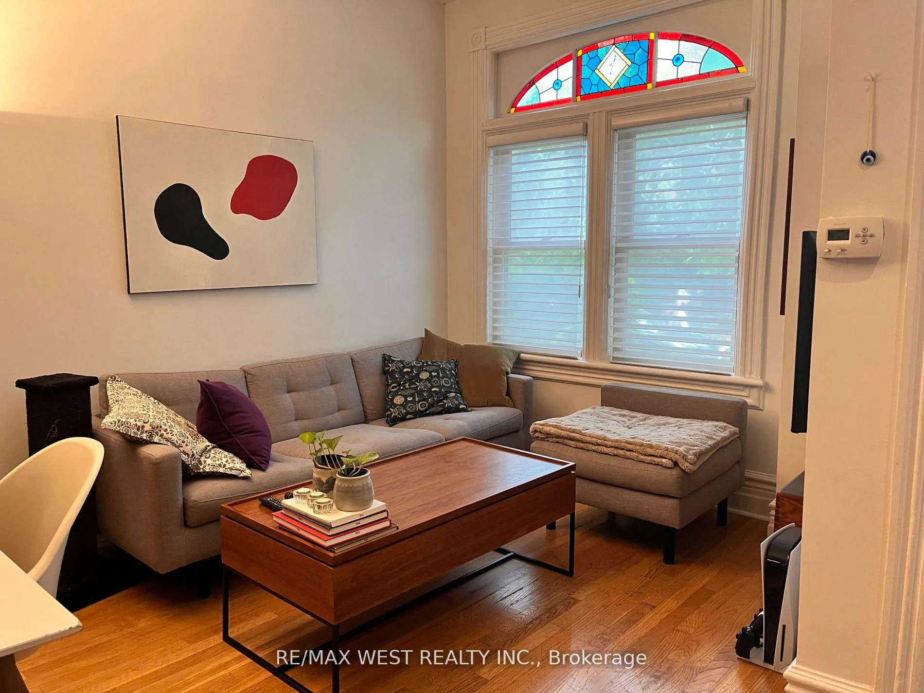 Photo 5 of 20 Afton Avenue, Toronto, Little Portugal — HOMEH