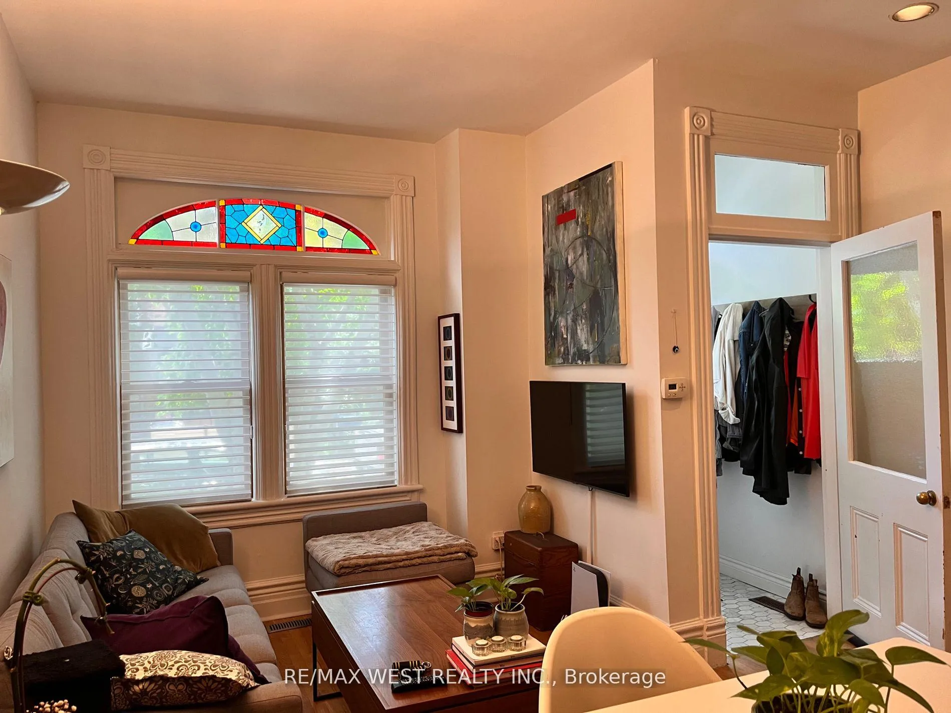 Photo 6 of 20 Afton Avenue, Toronto, Little Portugal — HOMEH