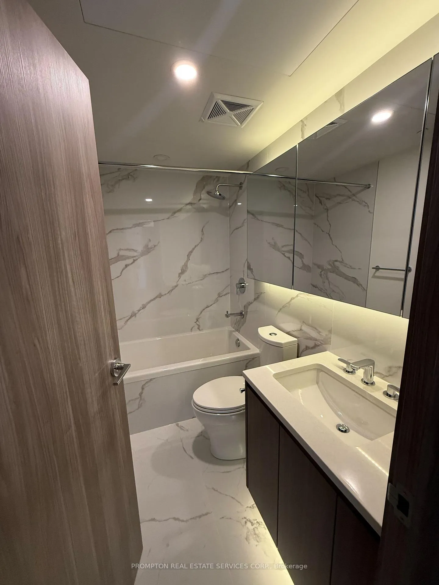 Photo 18 of Unit 729, 3 Concord Cityplace Way, Toronto, Waterfront Communities — HOMEH