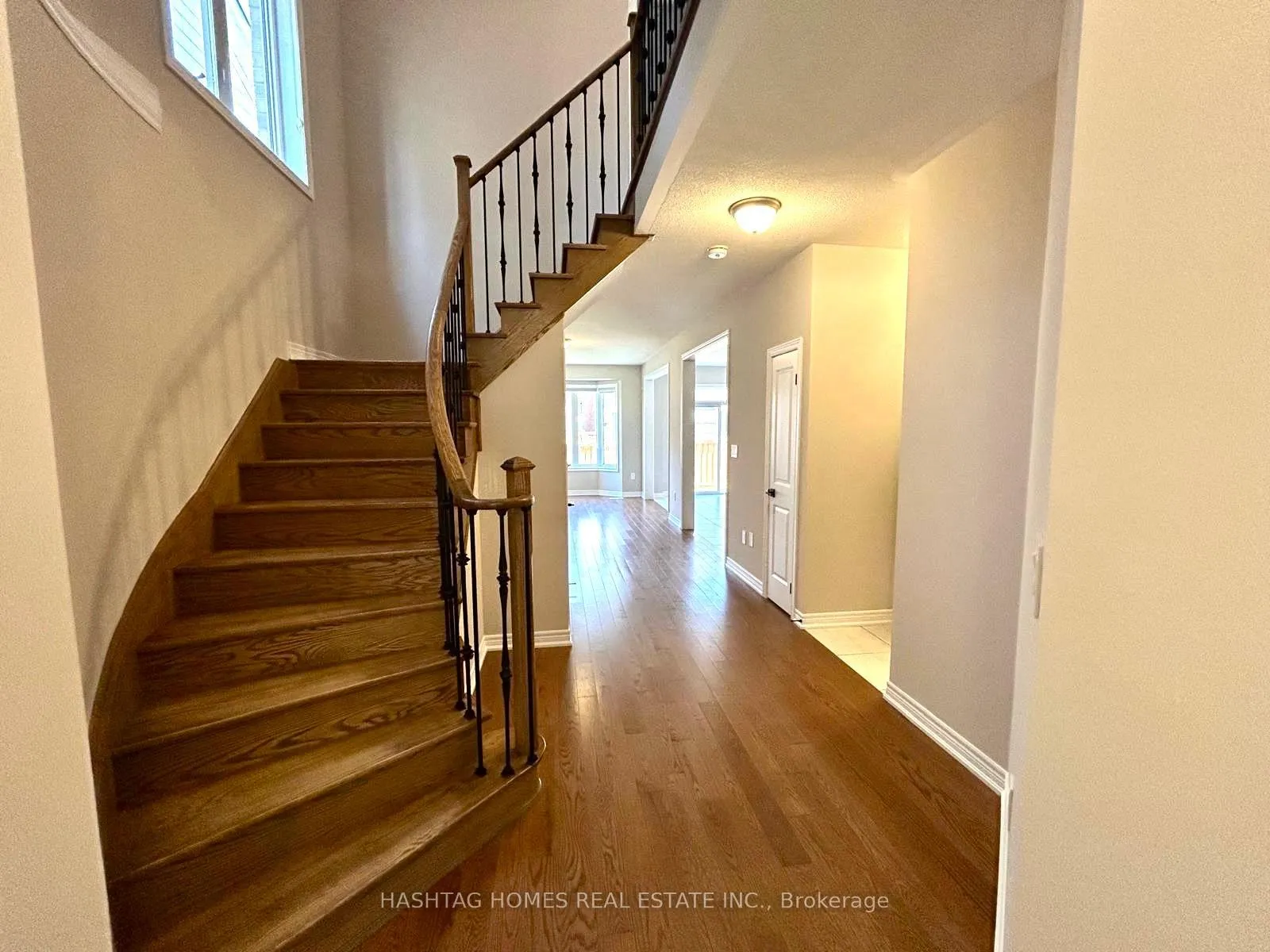 Photo 5 of 26 Matterhorn Road, Brampton, Northwest Brampton — HOMEH