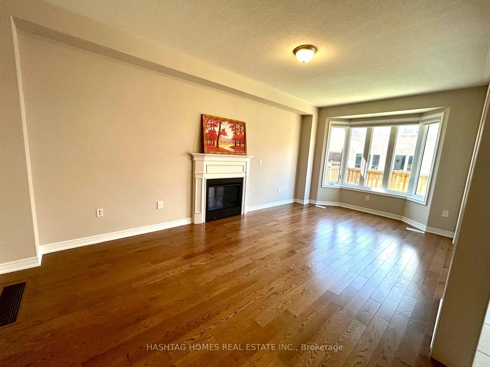 Photo 8 of 26 Matterhorn Road, Brampton, Northwest Brampton — HOMEH