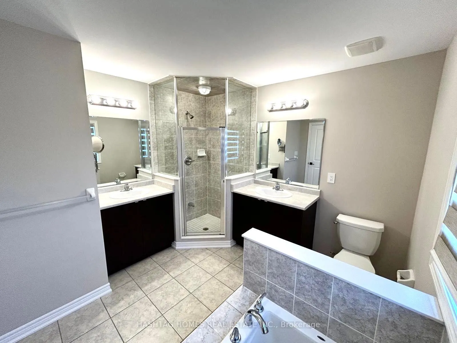 Photo 14 of 26 Matterhorn Road, Brampton, Northwest Brampton — HOMEH