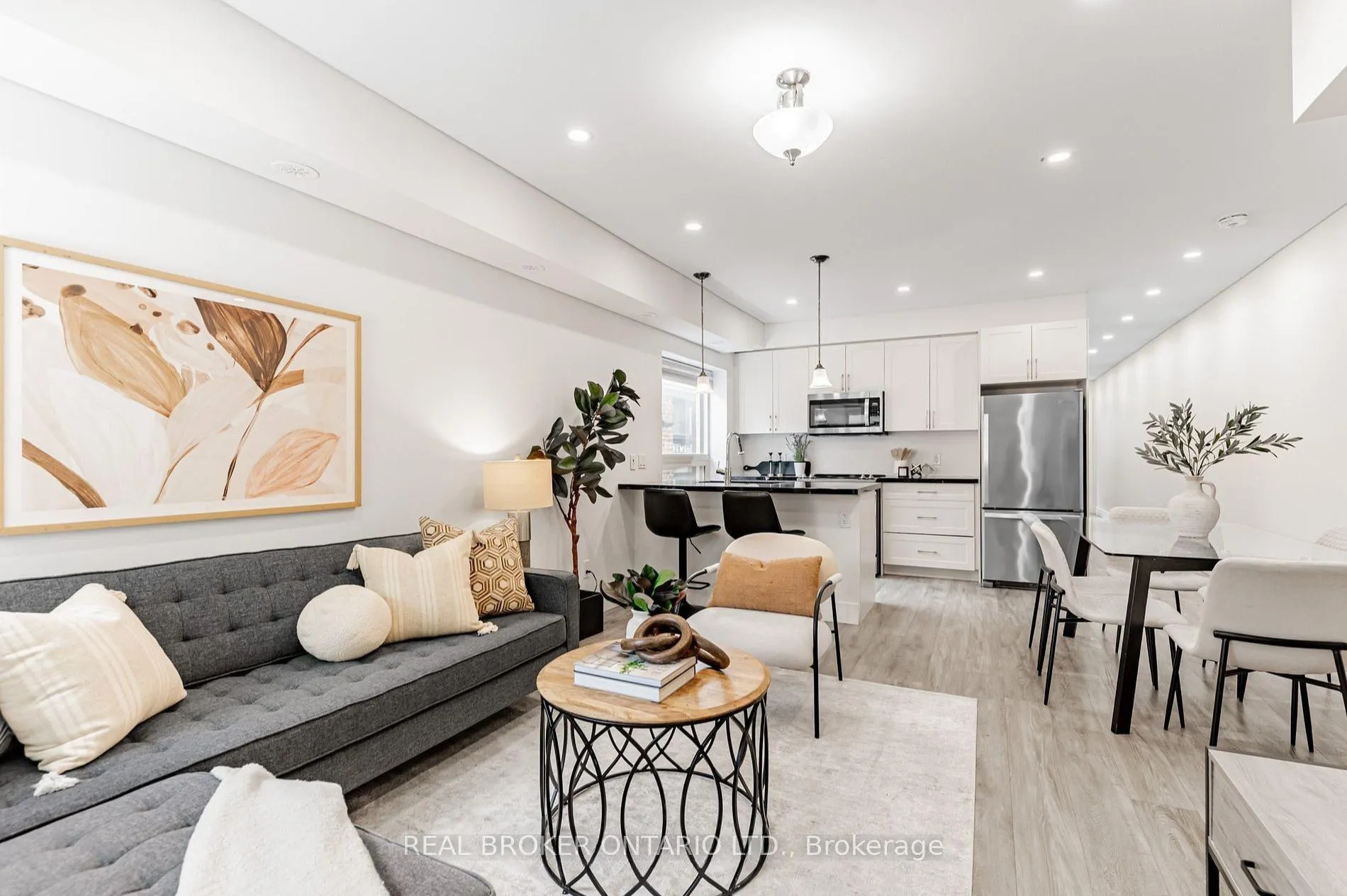 Photo 1 of Unit A, 1088 Avenue Road, Toronto, Lawrence Park South — HOMEH