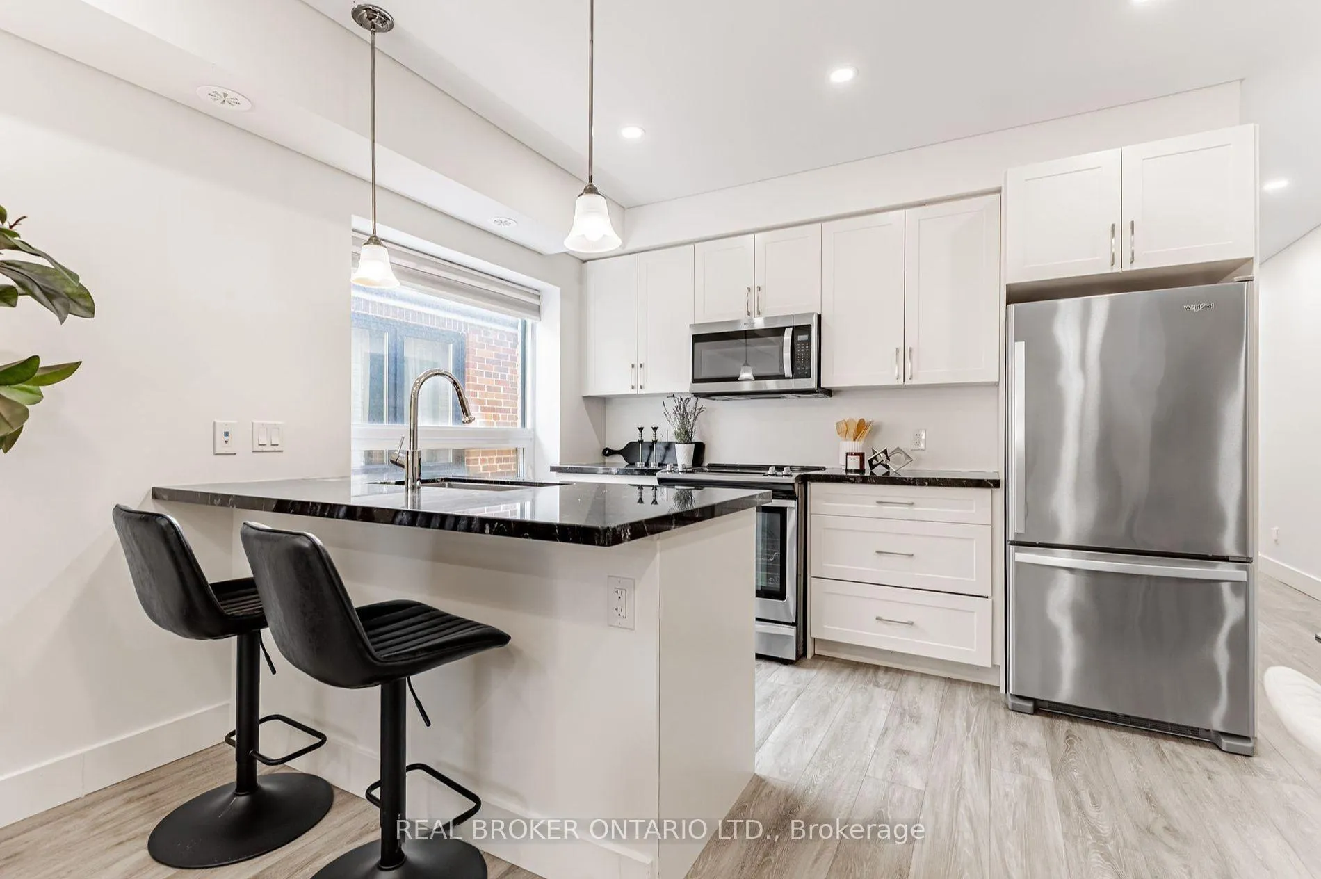 Photo 6 of Unit A, 1088 Avenue Road, Toronto, Lawrence Park South — HOMEH