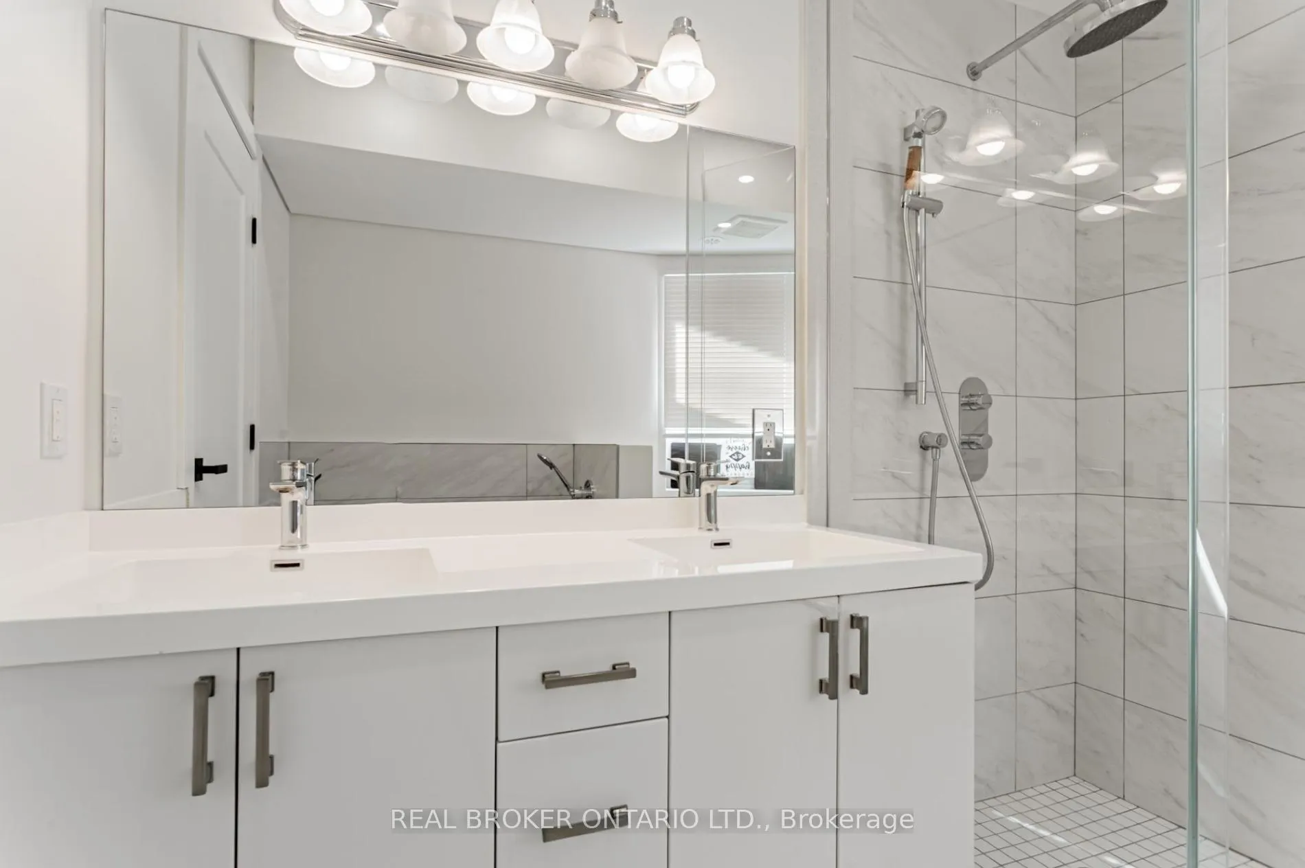 Photo 11 of Unit A, 1088 Avenue Road, Toronto, Lawrence Park South — HOMEH