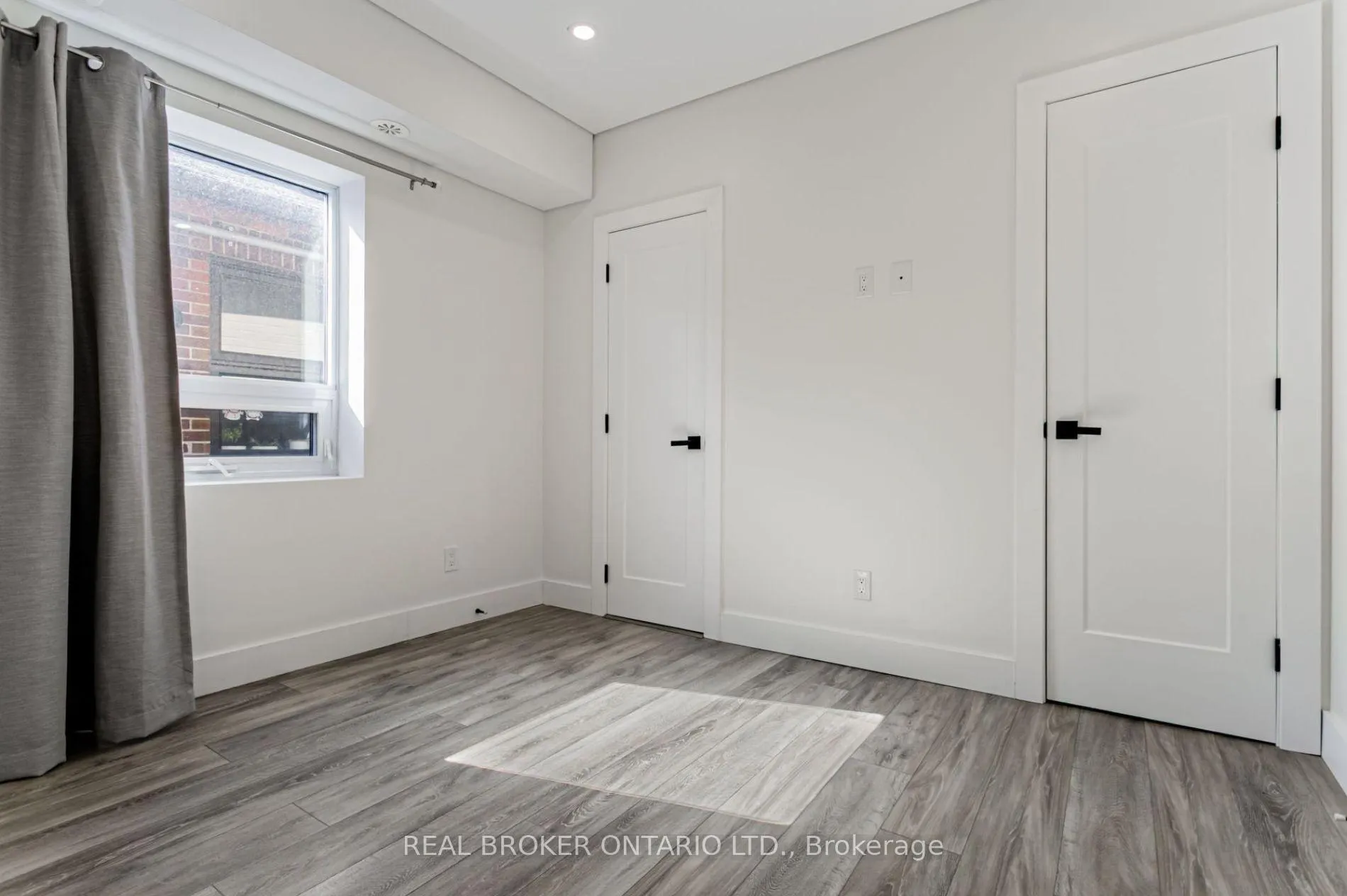 Photo 13 of Unit A, 1088 Avenue Road, Toronto, Lawrence Park South — HOMEH