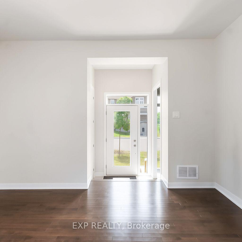 Photo 2 of 275 Surface Lane, Ottawa, Barrhaven - Half Moon Bay — HOMEH