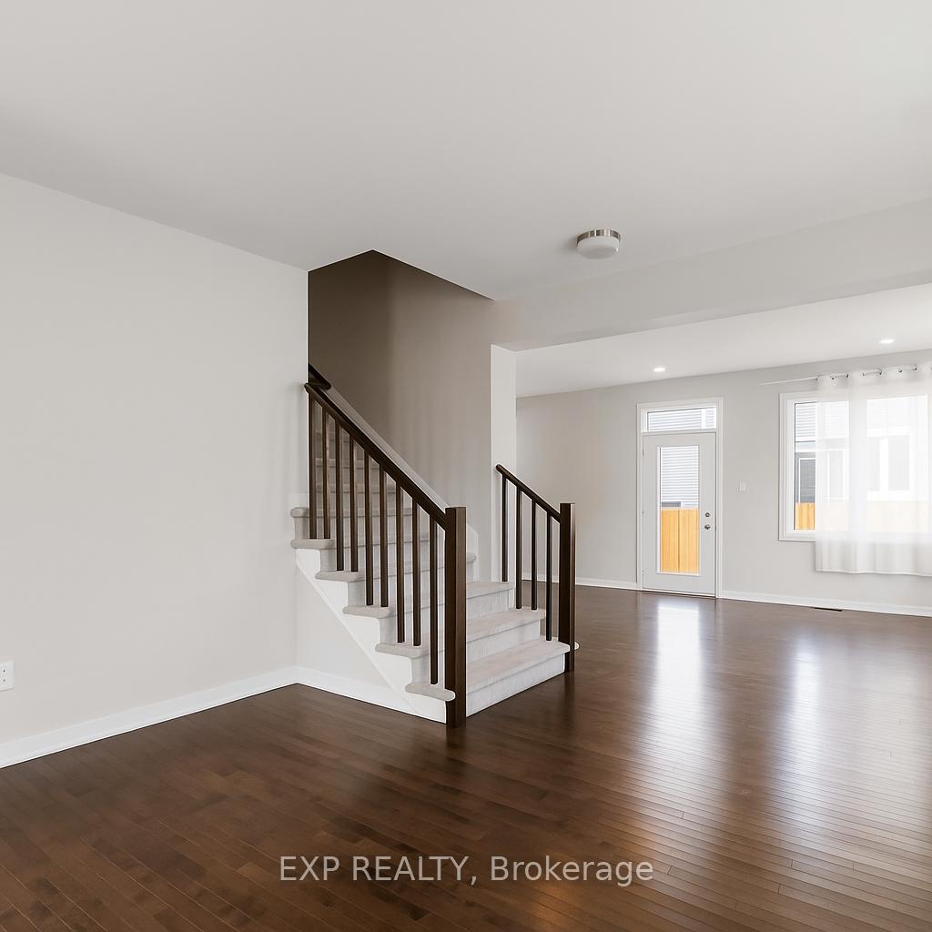 Photo 3 of 275 Surface Lane, Ottawa, Barrhaven - Half Moon Bay — HOMEH