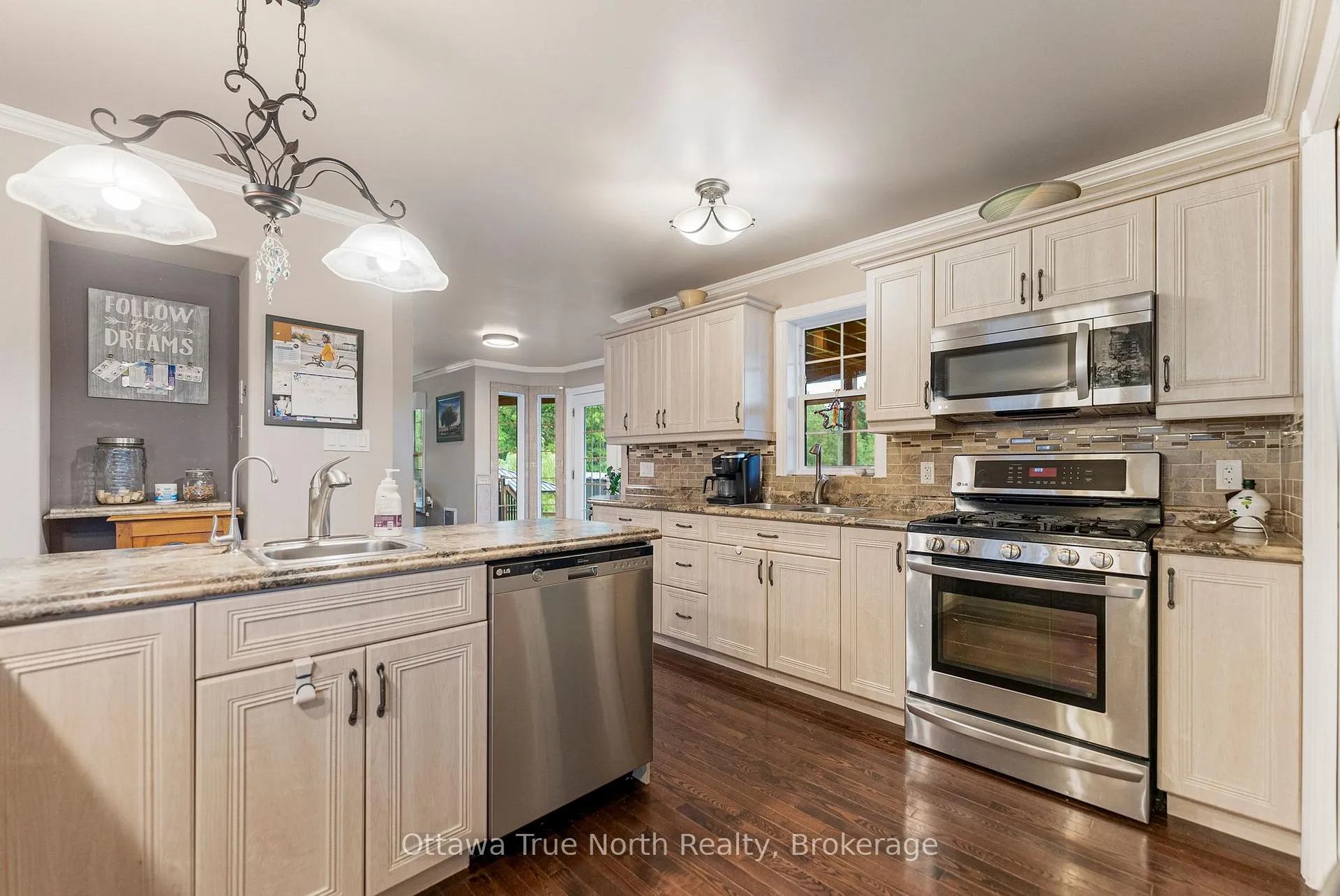 Photo 10 of 1563 Hwy 132, Renfrew — HOMEH