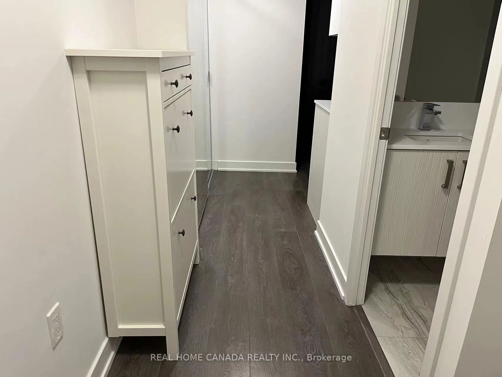 Photo 7 of Unit 2709 MasterBR, 99 Broadway Avenue, Toronto, Mount Pleasant West — HOMEH