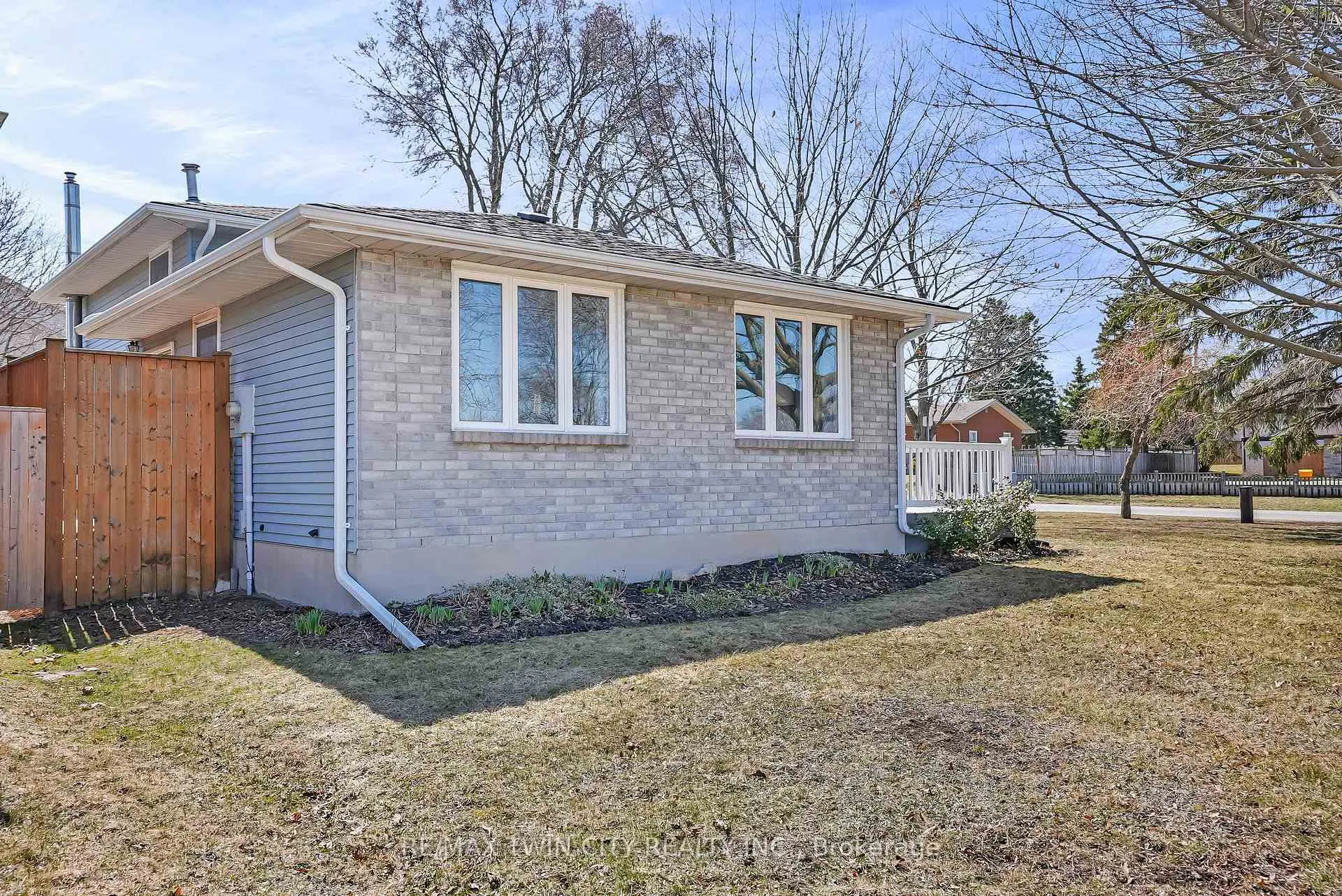 Photo 2 of 101 Rothsay Avenue, Kitchener — HOMEH