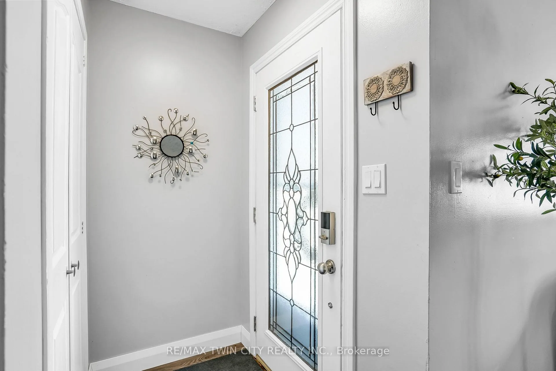 Photo 4 of 101 Rothsay Avenue, Kitchener — HOMEH