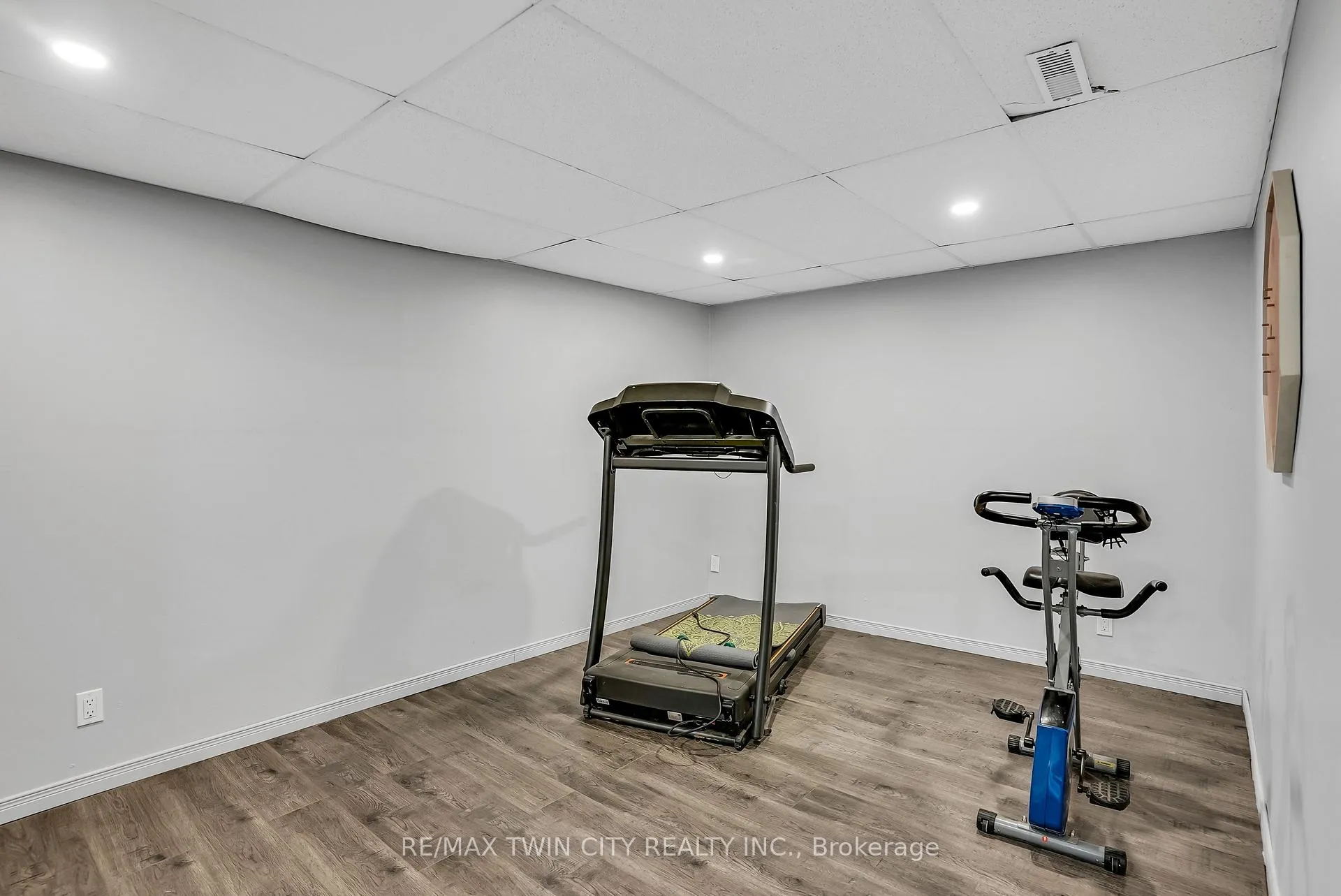 Photo 34 of 101 Rothsay Avenue, Kitchener — HOMEH