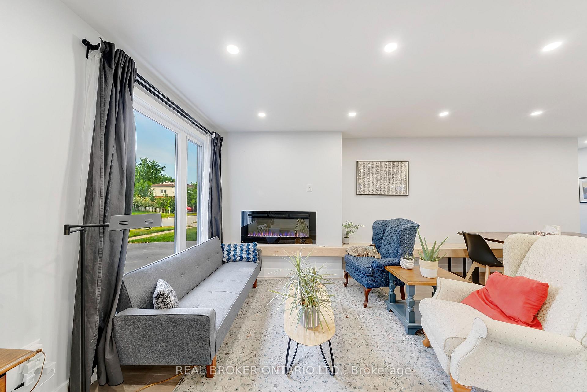 Photo 4 of 579 Chamberlain Road, Burlington, Shoreacres — HOMEH